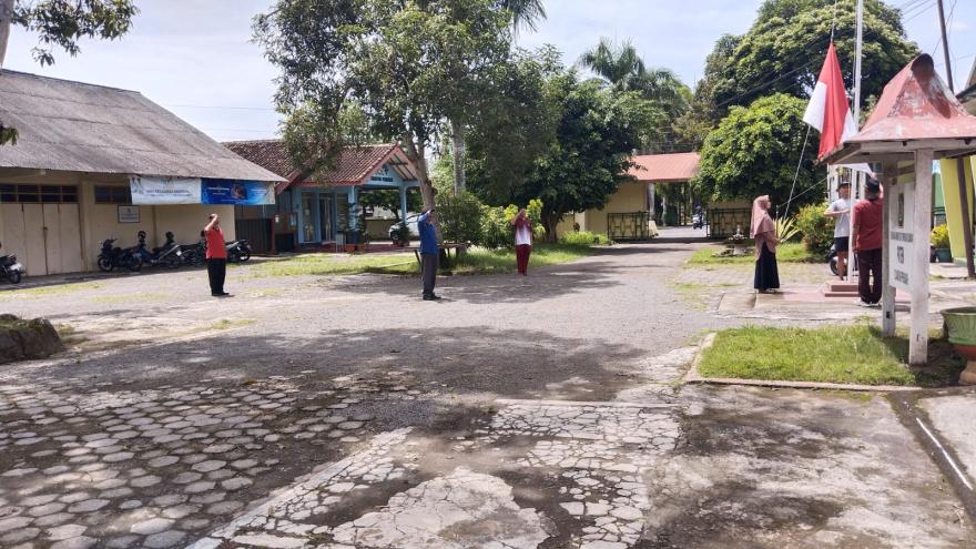 Pamong Kalurahan Margosari Melaksanakan Latihan Upacara dalam Rangka Memperingati Hari Pahlawan
